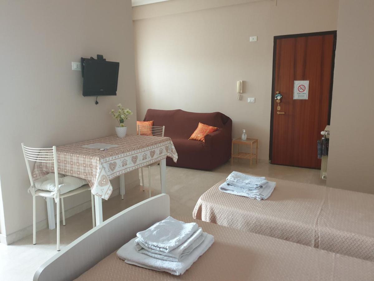 A "Casa Inn-Centro" Monolocale Catania Bagian luar foto