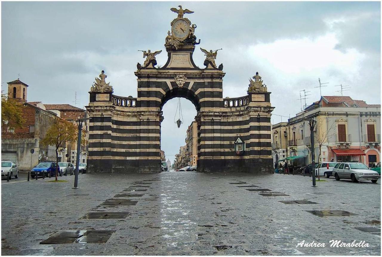 A "Casa Inn-Centro" Monolocale Catania Bagian luar foto