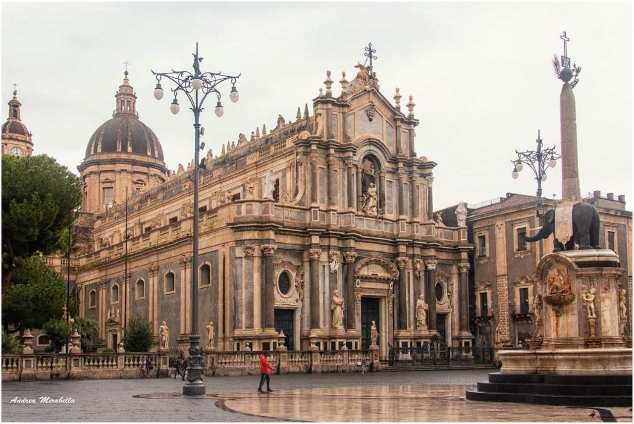A "Casa Inn-Centro" Monolocale Catania Bagian luar foto